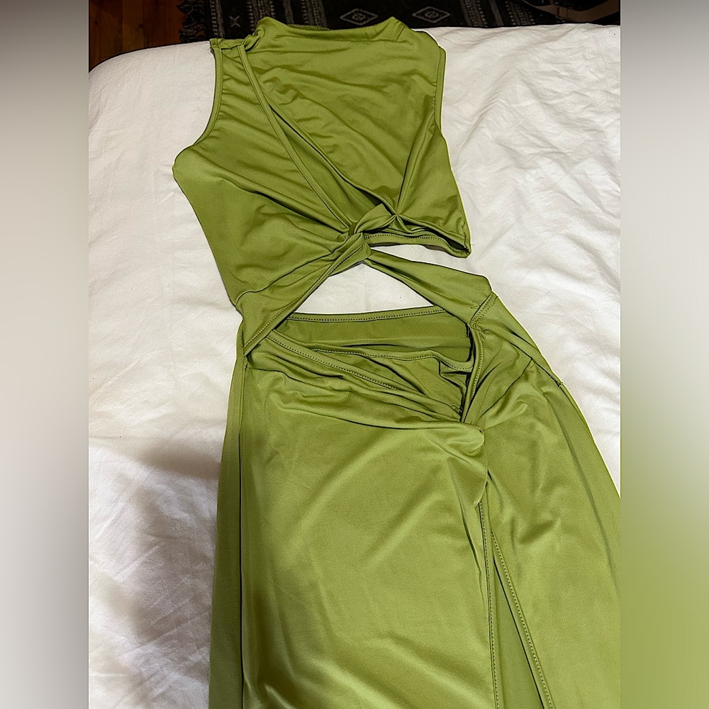 Lime green cut out maxi dress with high split (Micas) size Small. New w/ Tag.